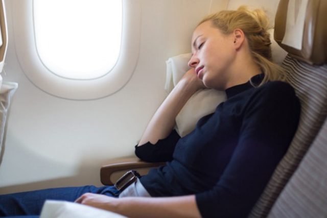 10 Tips to Survive a Long-Haul Flight