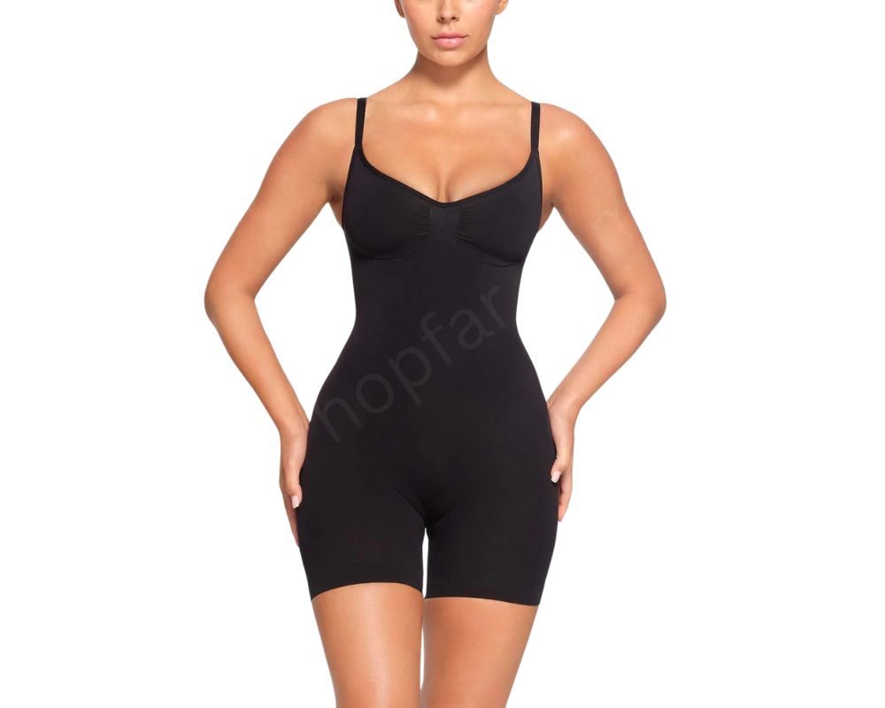 Skims Sculpting Seamless Mid-Thigh Bodysuit