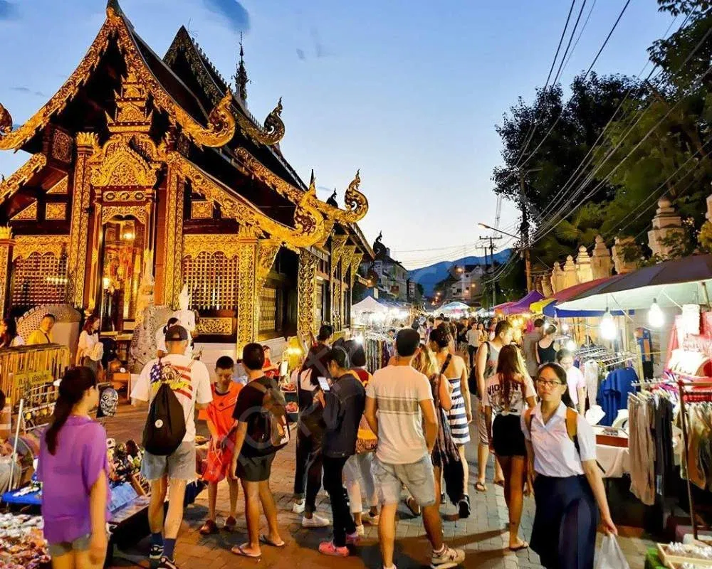 Saturday Walking Street, Chiang Mai